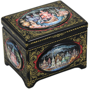 The box "Saint Petersburg" is a Lackey