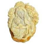 Барельеф из янтаря "Мария"