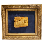 Барельеф из янтаря "Лошадь на опушке"