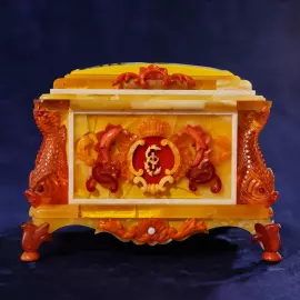 Amber casket "Vision" of the collection "Smile of the amber room"