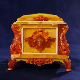 Amber casket "Vision" of the collection "Smile of the amber room"