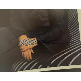 Фото с автографом архитектора и дизайнера Заха Хадида