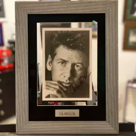 Фото с автографом дизайнера Кельвина Кляйна