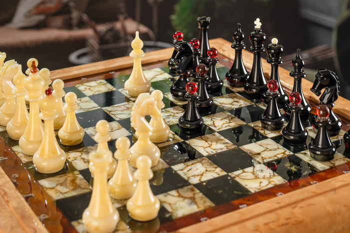 Chess chest made of Karelian birch "Aristocrat"