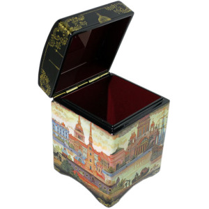 The box "St. Petersburg. The three" Lackeys