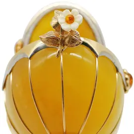 Ювелирная композиция из янтаря в стиле Фаберже "Яйцо с ежевикой"