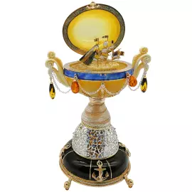 Ювелирная композиция из янтаря в стиле Фаберже "Яйцо с парусником. Океан"