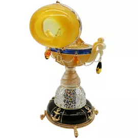 Ювелирная композиция из янтаря в стиле Фаберже "Яйцо с парусником. Океан"