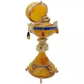 Ювелирная композиция из янтаря в стиле Фаберже "Яйцо с парусником. Морское"