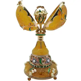 Ювелирная композиция из янтаря в стиле Фаберже "Яйцо с ландышами"