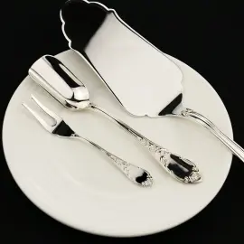 Серебряный чайный набор "Престиж": вилка для лимона, лопатка для пирожного, совок для сахара Серебряный чайный набор "Престиж": вилка для лимона, лопатка для пирожного, совок для сахара