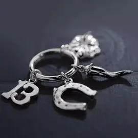 Серебряный брелок для ключей "На счастье"