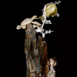 Сувенир из бивня мамонта "Саргассовый мир"