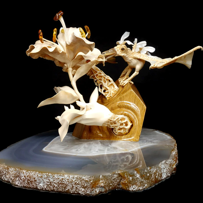 Souvenir of mammoth tusk and agate "Lily Dragon"
