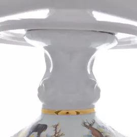 Фарфоровое блюдо на ножке "Queen's Crown. Охота красная" квадратное