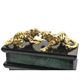 Mantel clock "Grace. Tigers" (malachite)