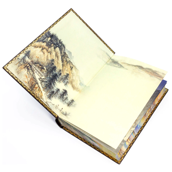 Gift book in leather cover "The Art of War" by Sun Tzu