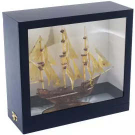 Корабль из янтаря "Бригантина"