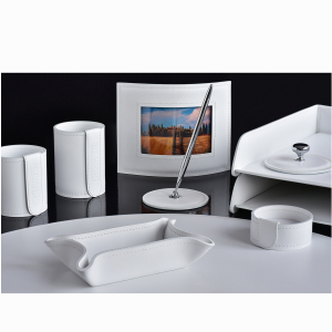 Table set "Business Cuoietto" white, 6 pieces