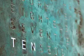 Настольные часы "QlockTwo Classic" (бирюзовый)