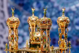 Lamp-mosque "Chor Minor" with the Koran and rosary beads, Zlatoust