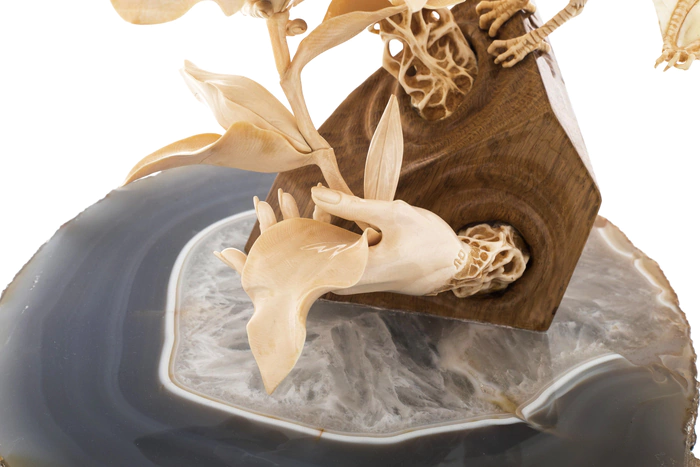 Souvenir of mammoth tusk and agate "Lily Dragon"