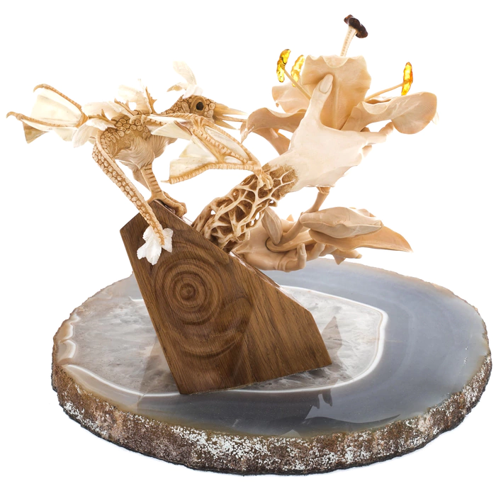 Souvenir of mammoth tusk and agate "Lily Dragon"