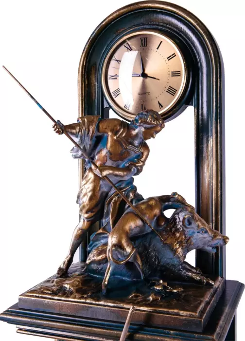 The watch made of beech "Hunting" is golden-blue