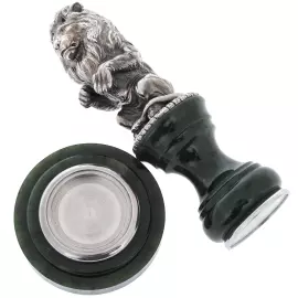 The seal "The Lion sits" with green jade