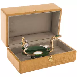 Jade bucket "Complained"