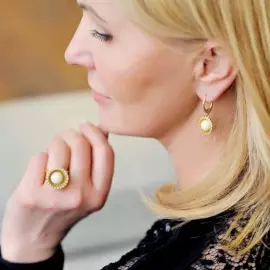 Серьги из серебра OPERA Premium с молочным янтарем