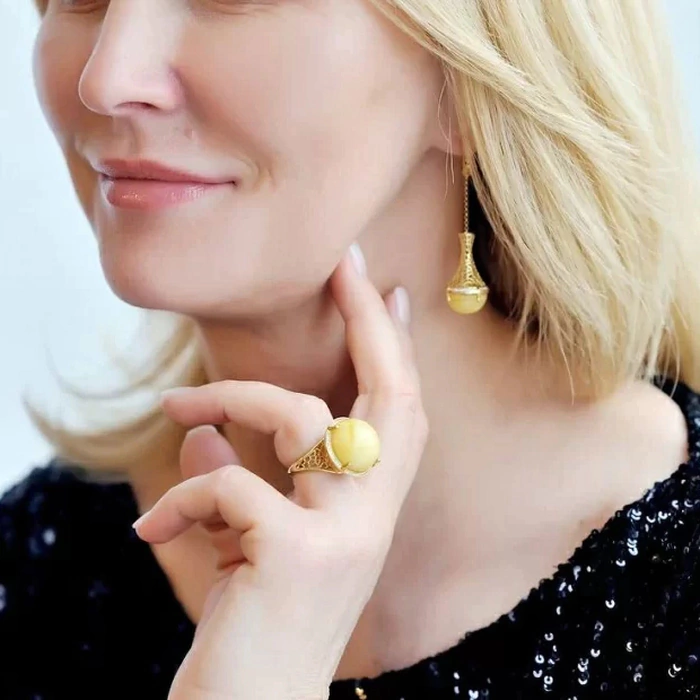 OPERA Premium silver earrings with milk amber
