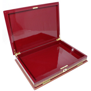 The box "Falconry" is a Lackey
