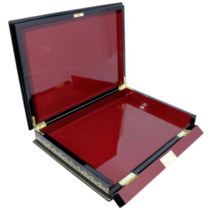 The box "Moscow Golden-Domed" Lackey
