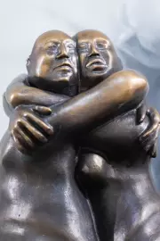 The author's bronze sculpture "Big Love"