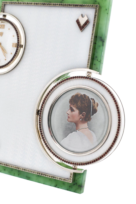 Exclusive table clock frame "Jade"