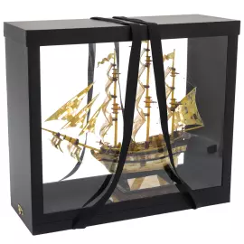 Корабль из янтаря "Полтава"