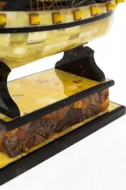 Корабль из янтаря "Полтава"