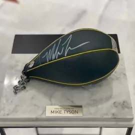 Боксёрская груша Майка Тайсона, мрамор белый