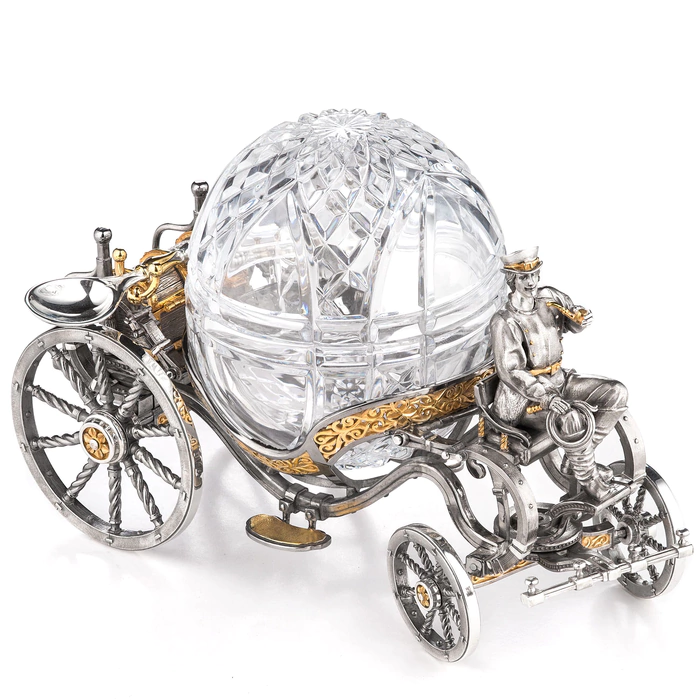 Bonbonniere made of silver and crystal "Stroller"
