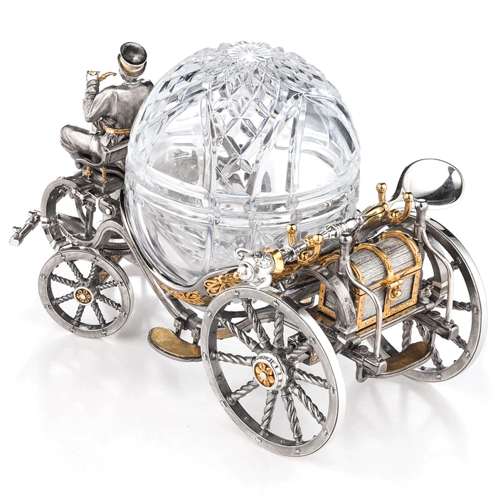 Bonbonniere made of silver and crystal "Stroller"