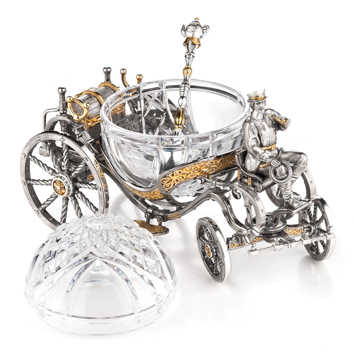 Bonbonniere made of silver and crystal "Stroller"