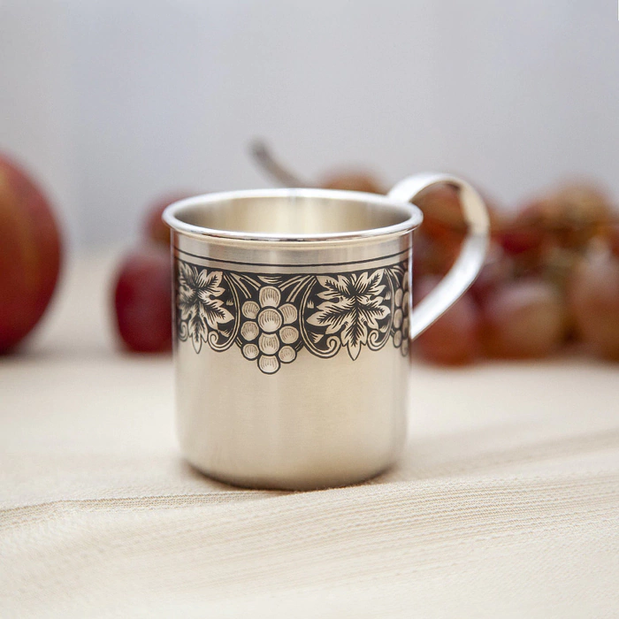Children's cup and mug made of silver "Berries"