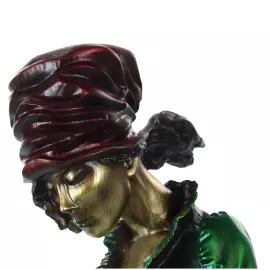 Статуэтка из бука "Кармен"