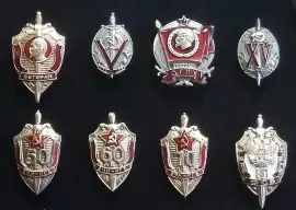 Панно "С пистолетом Ярыгина (ПЯ) и знаками ФСБ"