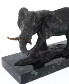 Авторская скульптура из бронзы "Слон"