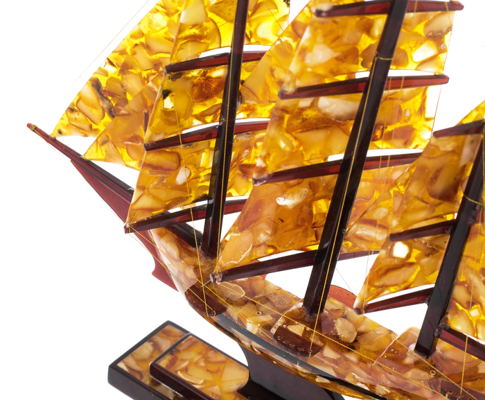Souvenir of amber "Brigantine" small