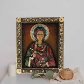 Икона из дерева "Святой Целитель Пантелеймон" Икона из дерева "Святой Целитель Пантелеймон"