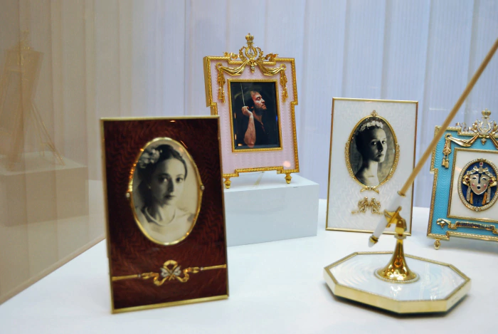 Silver photo frame "Mariinsky"