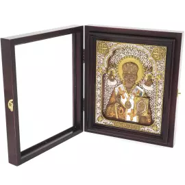 Икона из березы "Николай Чудотворец" в киоте